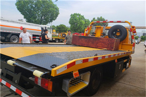 张江镇附近拖车电话号码服务