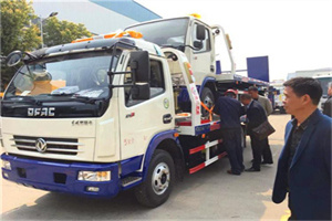 张江镇汽车道路救援拖车价格